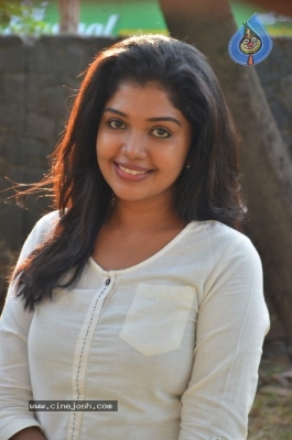 Actress Riythvika Photoshoot - 11 of 12