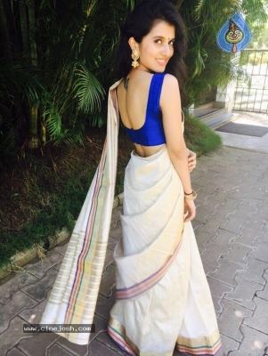 Actress Sanjana Photos - 2 of 12
