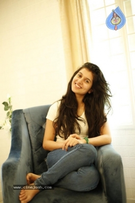 Actress Sanjana Photos - 4 of 12