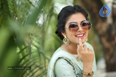 Actress Siddhi Idnani Latest Photos - 7 of 14