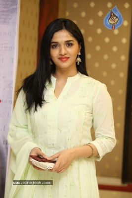 Actress Sunaina Images - 1 of 12