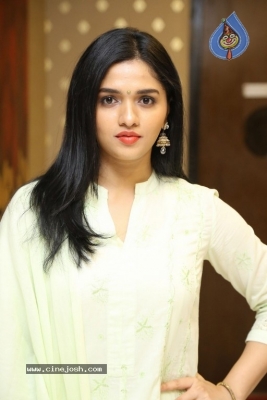 Actress Sunaina Images - 9 of 12