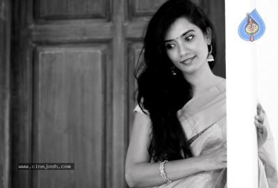 Actress Tanvi Photoshoot - 7 of 18