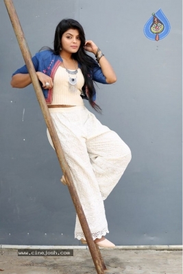 Actress Tejashree Jadhav Photoshoot - 4 of 28