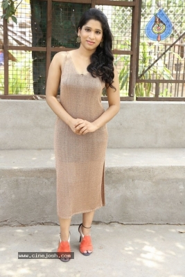 Actress Yamini Photoshoot - 3 of 21