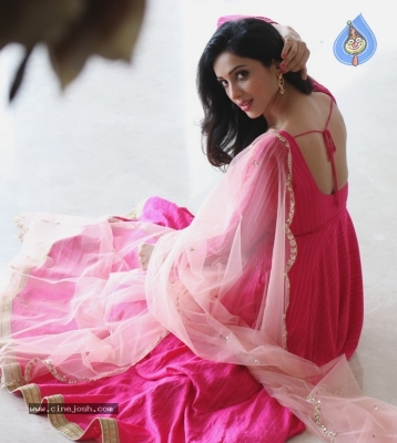 Actress Riya Suman Pics - 5 of 8