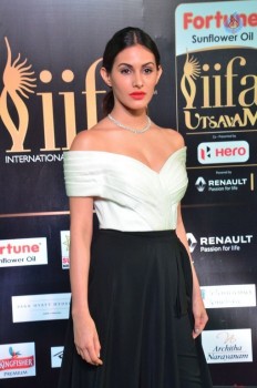 Amyra Dastur at IIFA 2017 - 11 of 29