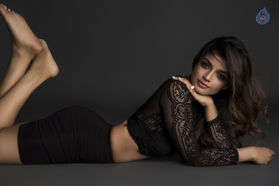 Ashna Zaveri Photo Shoot Images - 3 of 29