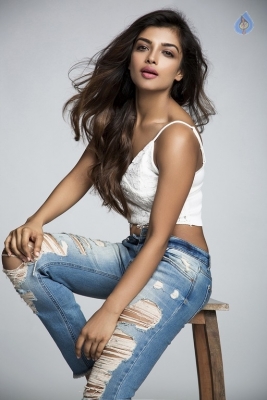 Ashna Zaveri Photo Shoot Images - 17 of 29