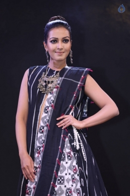 Catherine Tresa at Woven 2017 Fashion Show - 4 of 28