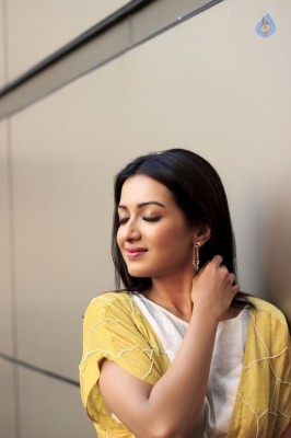 Catherine Tresa Latest Photo Shoot - 26 of 62