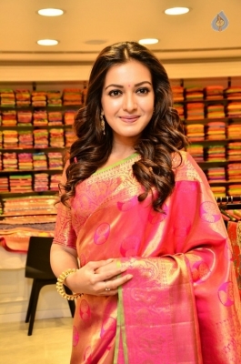 Catherine Tresa New Pics - 25 of 26