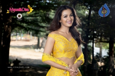 Catherine Tresa Photos - 13 of 18