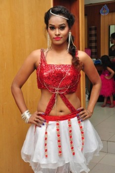 Dancer Nisha New Pics - 36 of 42