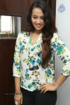 ester-noronha-latest-stills