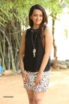 ester-noronha-new-photos