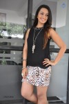 ester-noronha-new-photos