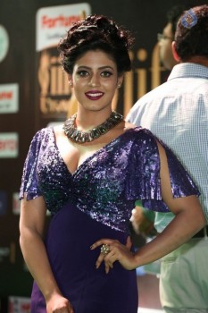 Iniya New Photos - 7 of 41