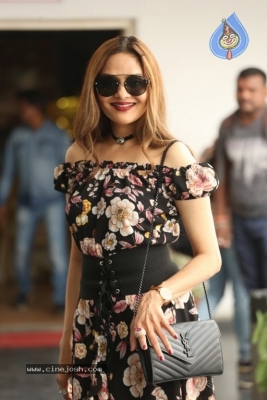 Madhoo New Photos - 10 of 14