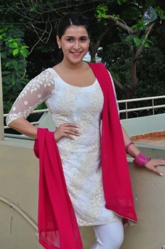 Mannara Chopra Gallery - 18 of 42