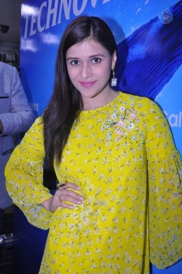 Mannara Chopra Latest Gallery - 22 of 29