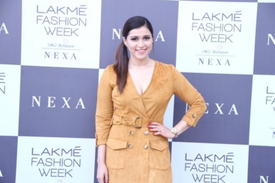 Mannara Chopra Photos - 3 of 9