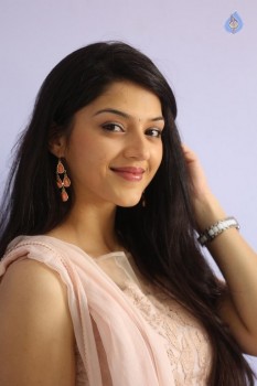 Mehrene Kaur Pirzada Photos - 7 of 43