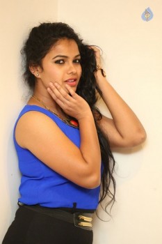 Naveena Jackson Photos - 19 of 35