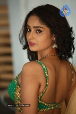 Nikitha Pawar New Pics - 17 of 40