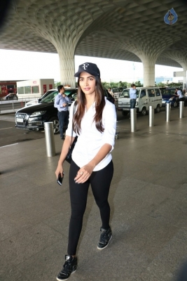 Pooja Hegde Spotted at Airport - 5 of 10