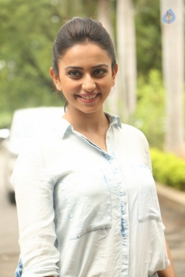 Rakul Preet Singh New Photos - 32 of 35