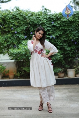 Rashi Khanna New Pics - 7 of 8