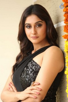 Regina Cassandra Images - 1 of 48