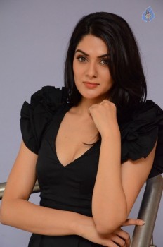 Sakshi Chowdary New Gallery - 15 of 39
