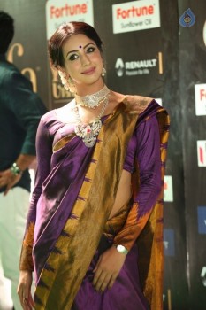 Sanjjanaa at IIFA 2017 - 10 of 41