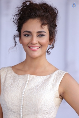 Seerat Kapoor New Photos - 4 of 21