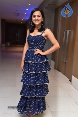 Shraddha Srinath Photos - 19 of 21