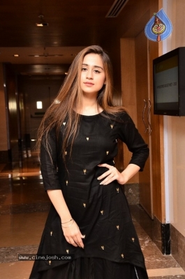 Simrat Juneja Photos - 8 of 21