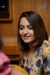 sonakshi-sinha-promotes-lingaa-movie
