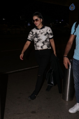 Sunny Leone Spotted at Airport - 1 of 16