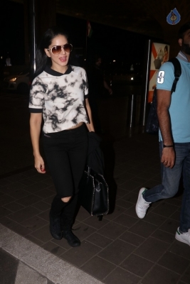 Sunny Leone Spotted at Airport - 3 of 16