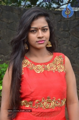 Tamil Actress Kamali Photos - 3 of 6