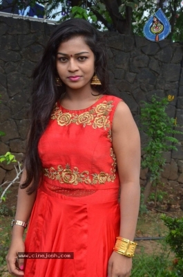 Tamil Actress Kamali Photos - 6 of 6