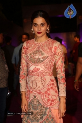 Tapsee At Zee Apsara Awards - 19 of 21