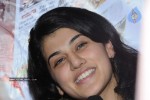 tapsee-visits-nizam-college