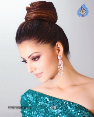 Urvashi Rautela Photos - 13 of 37