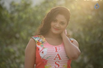 Vasavi Reddy New Photos - 8 of 15