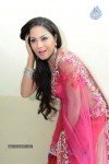 Veena Malik Hot Stills - 24 of 91