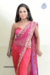 Veena Malik Hot Stills - 40 of 91