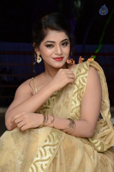 Yamini Bhasker New Pics - 7 of 33